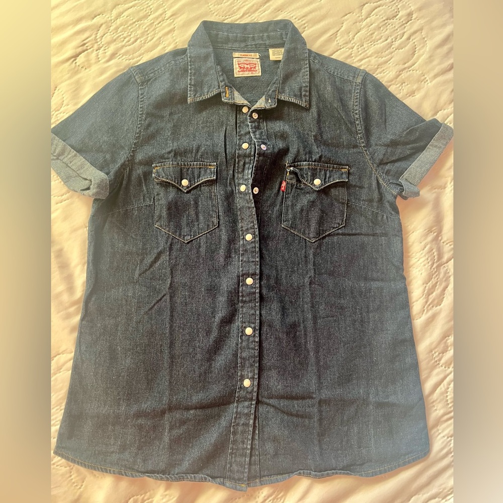 Levi’s short sleeve Jean shirt